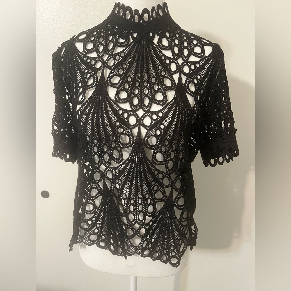 Women Elegant Black Lace Top, NWT  Large - Picture 4 of 8